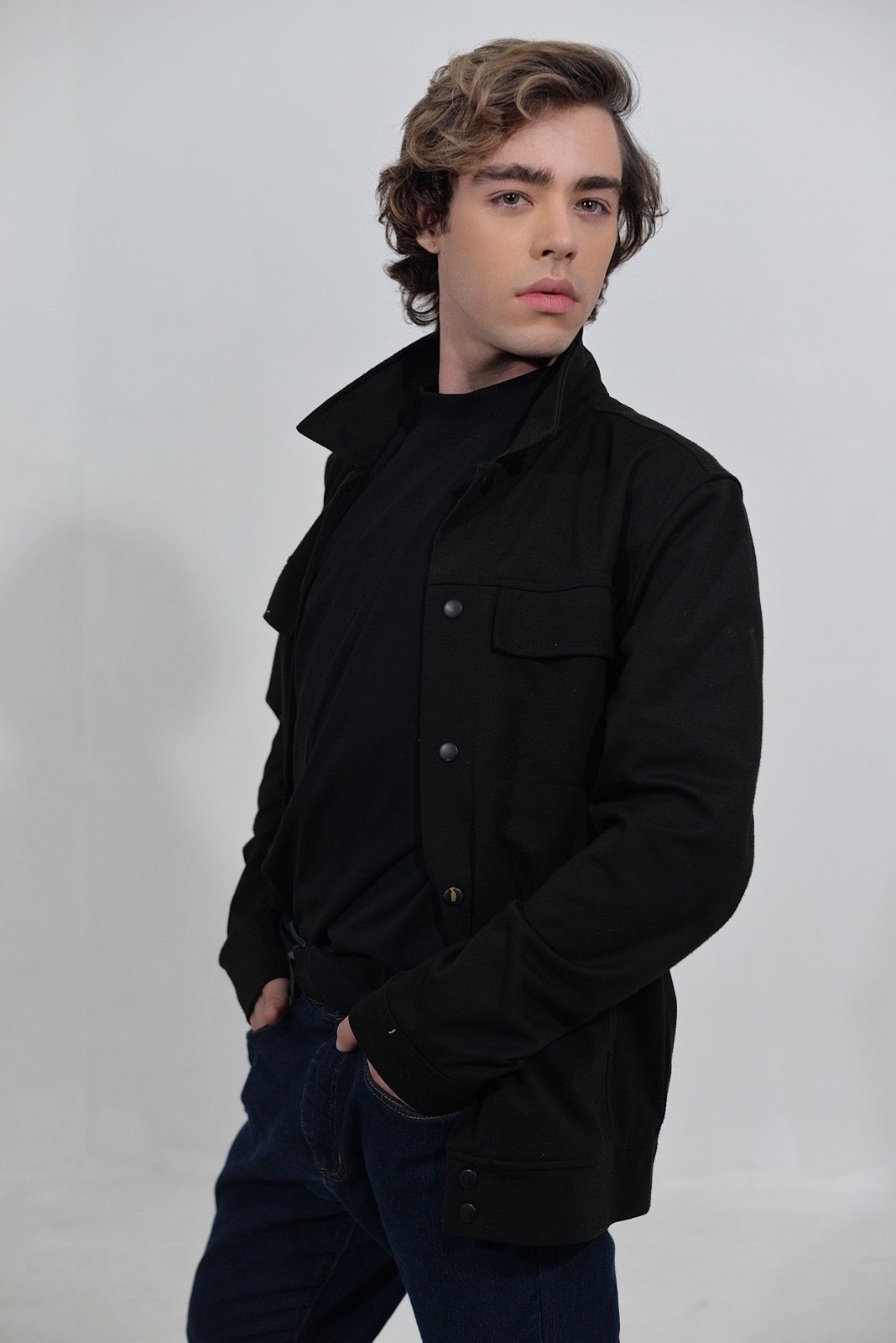 Beleza — close com o fundo rosa